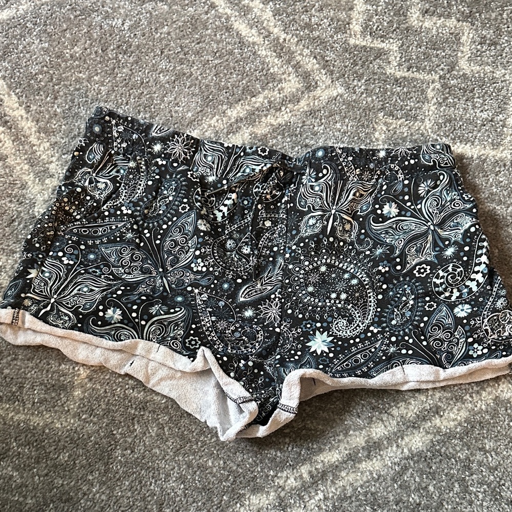 Ivory Ella paisley shorts